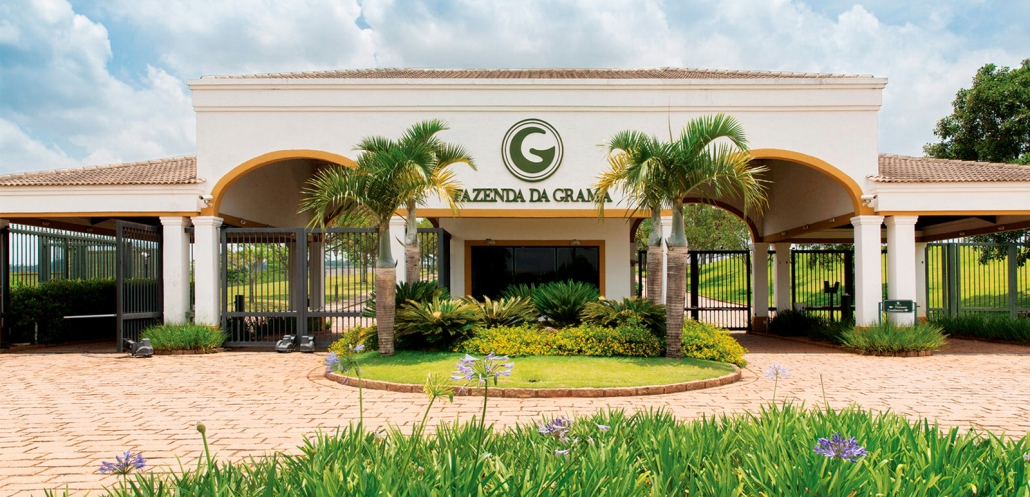 Conheça o Único Condomínio do Mundo Com Praia, Golf e Hípica