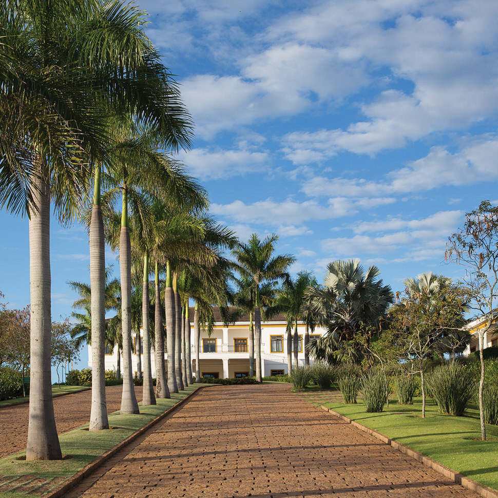 Conheça o Único Condomínio do Mundo Com Praia, Golf e Hípica