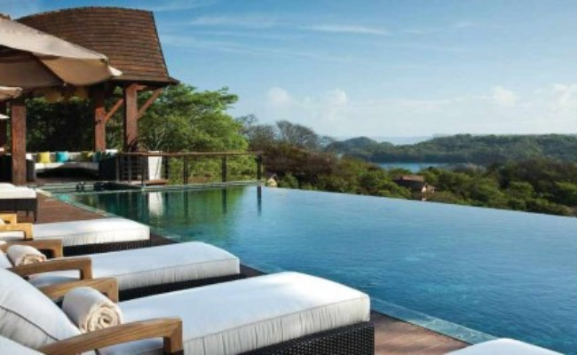 Confira essas ideias de área de lazer, espaço gourmet e piscinas pequenas