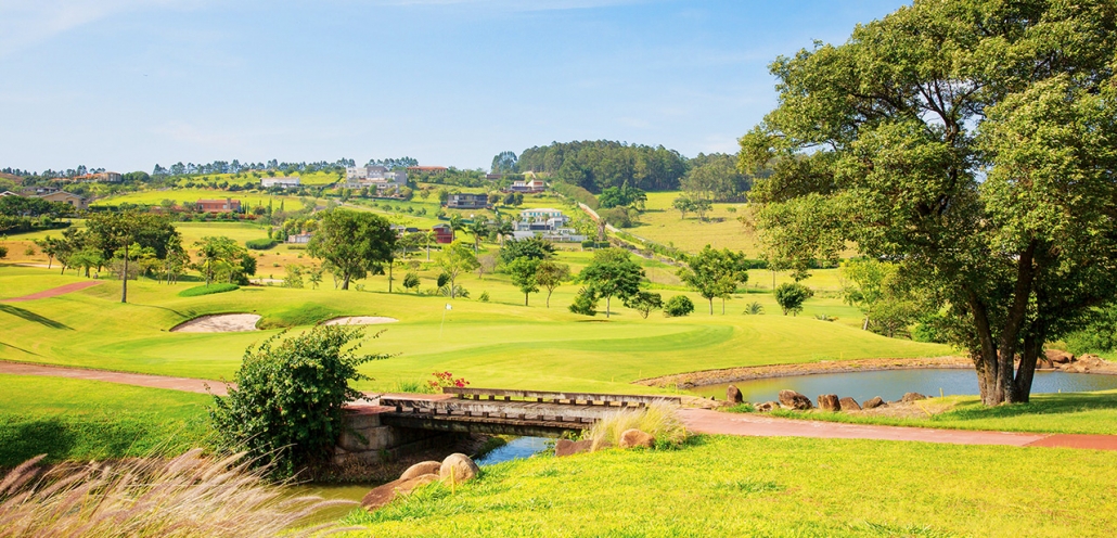 Conheça o Único Condomínio do Mundo Com Praia, Golf e Hípica
