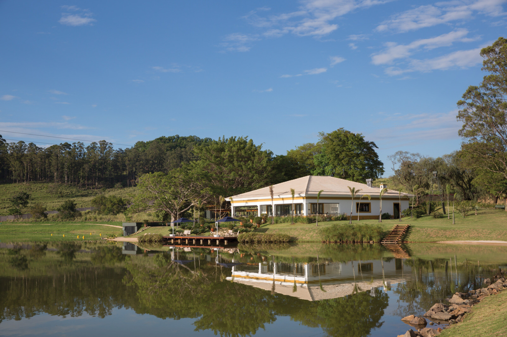 Conheça o Único Condomínio do Mundo Com Praia, Golf e Hípica