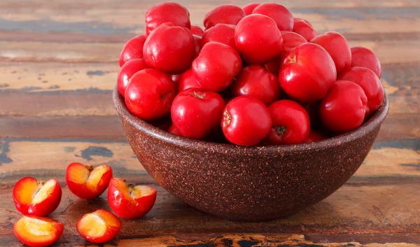Você Gosta de Acerola? Conheça seus benefícios para a saúde