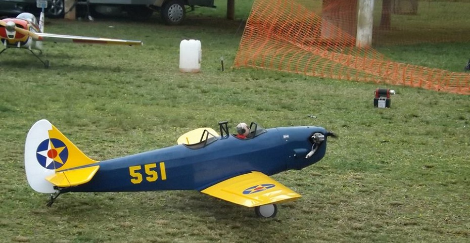 Aeromodelismo muda a vida de aposentado