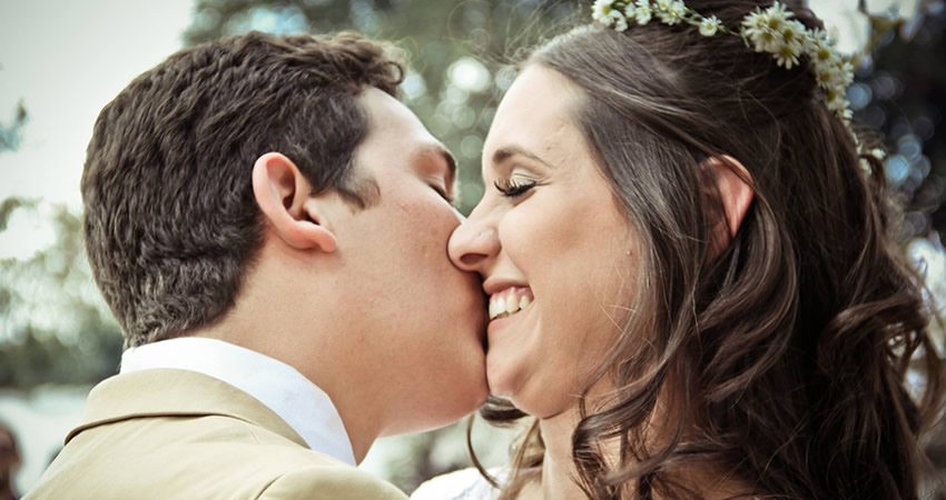 Menos amores apressados em nosso mundo, eu desejo romance verdadeiro