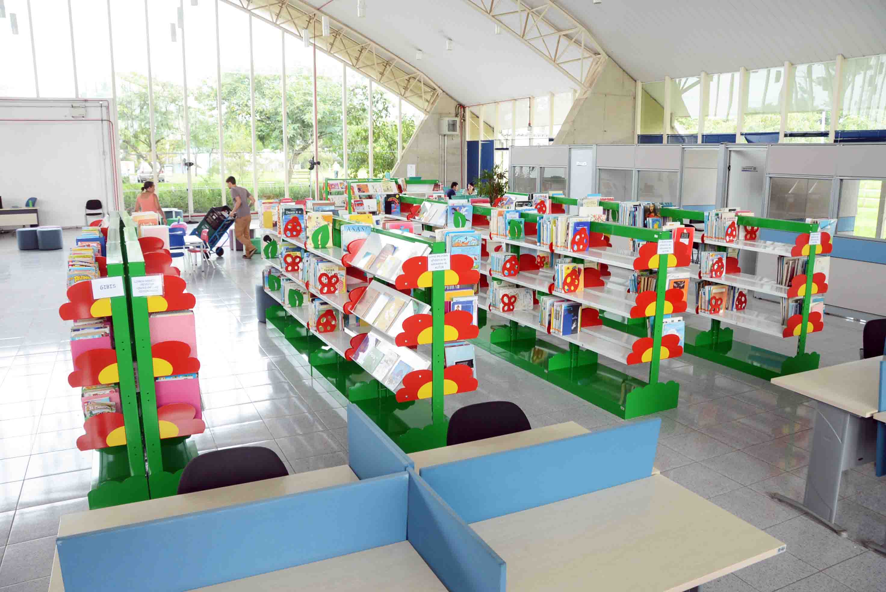 Biblioteca leva atrações para todas as idades no período de férias!