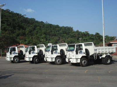 Novos caminhões e máquinas são adquiridos pela prefeitura
