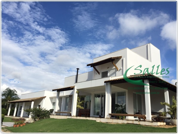 Casa de Alto Padrão em Itupeva no Condomínio Village Águas de Santa Eliza