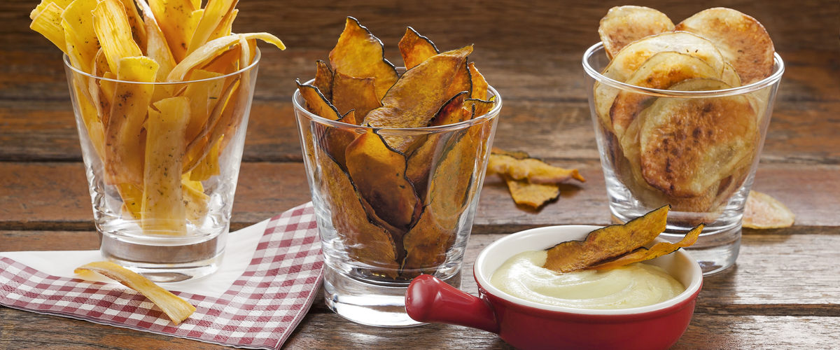 Chips de Legumes com Maionese de Abacate