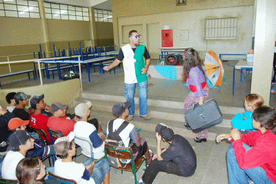 Diretoria de Saúde realiza trabalho de prevenção à dengue em escolas