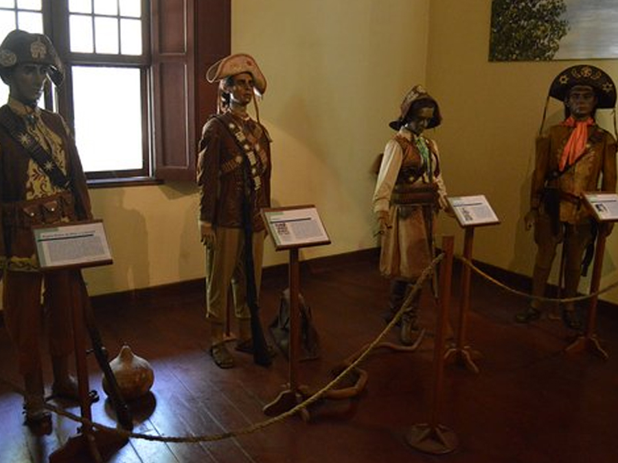 Museu de Cera com estátuas em tamanho real é sensação no interior de São Paulo