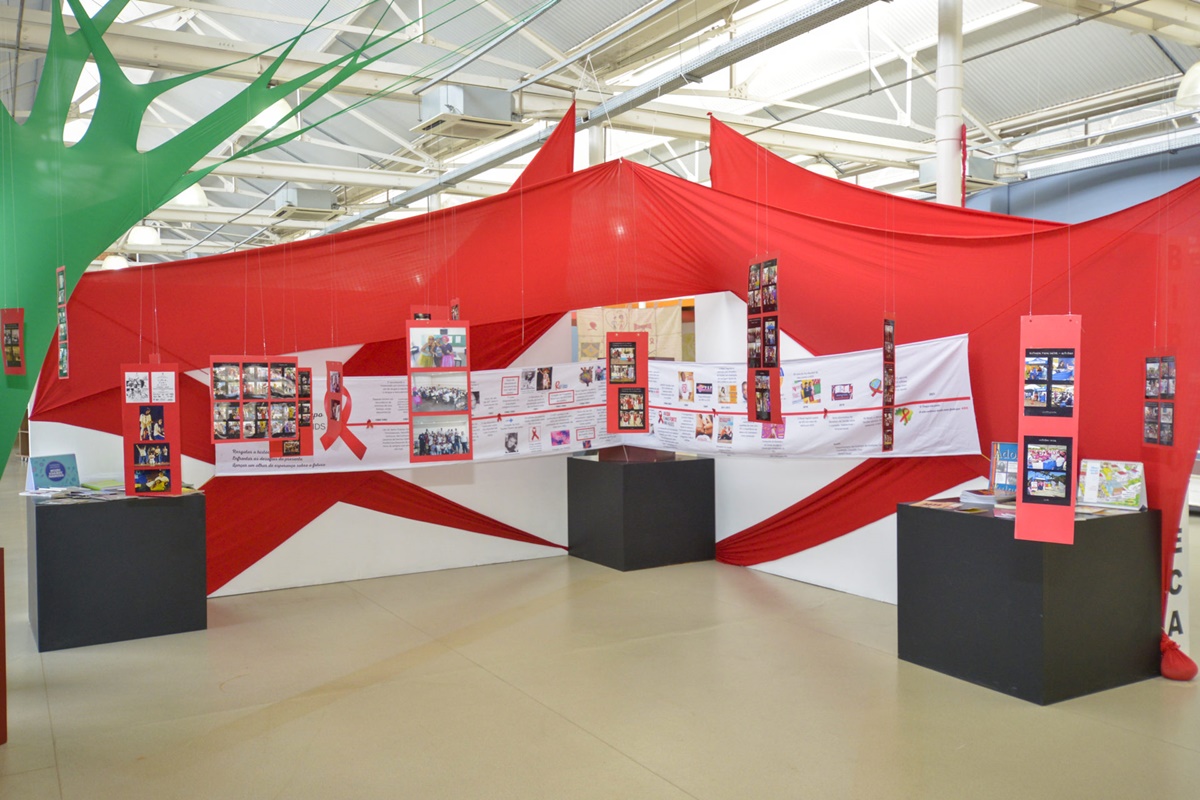 ‘O Tempo Não Para’ Exposição na Biblioteca Nelson Foot ficará até o dia 10 de março!