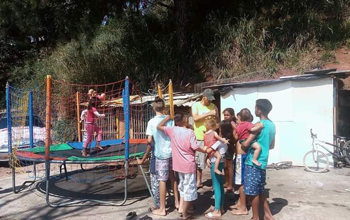 Fazer o Bem Sem Olhar a Quem