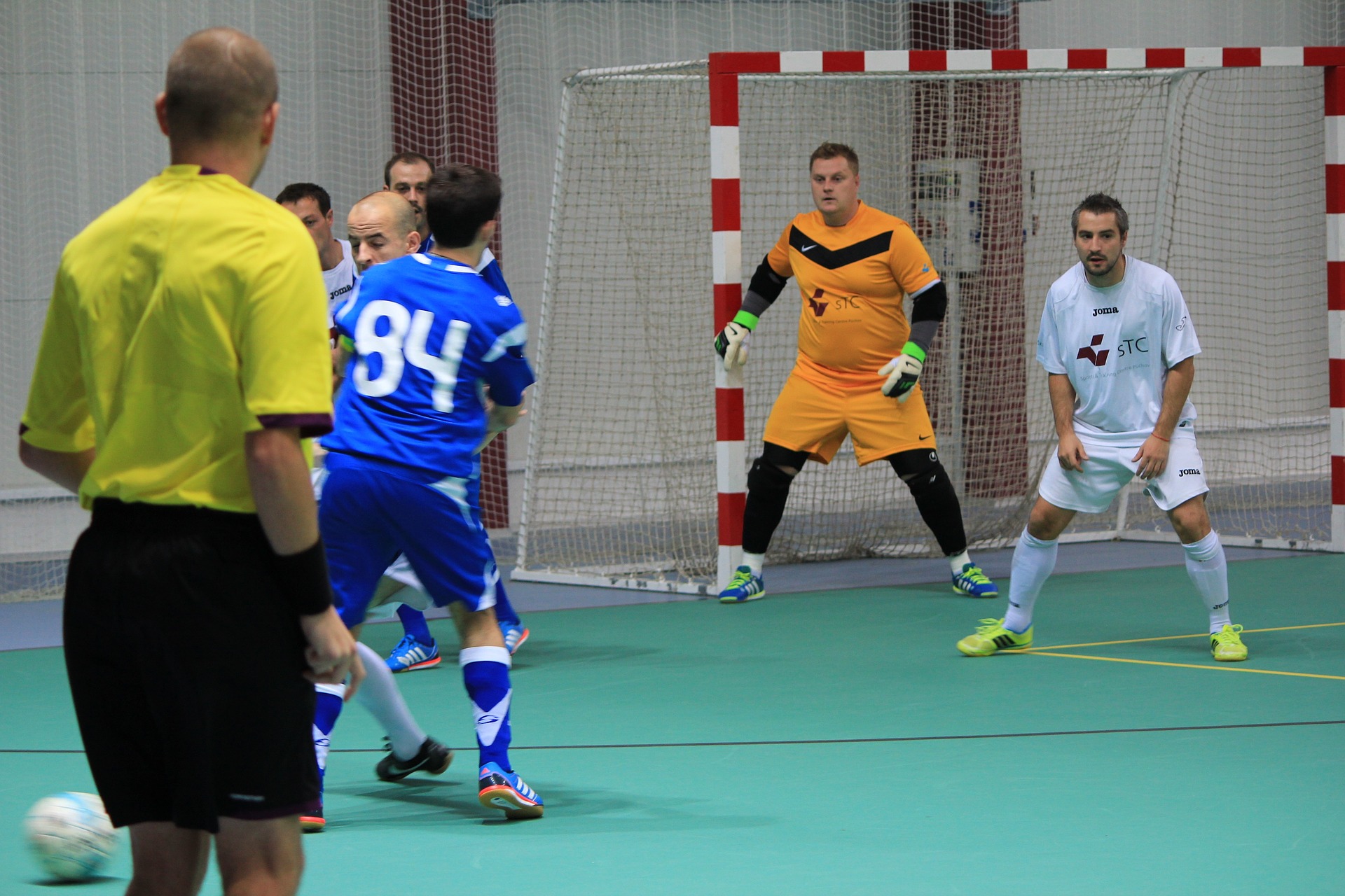 4 finalistas estão definidos na segunda divisão de futsal