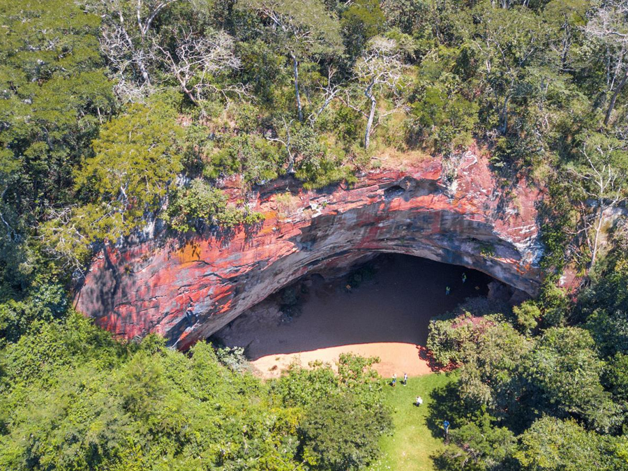 Conheça  a Gruta e Cachoeira do Itambé em Altinópolis