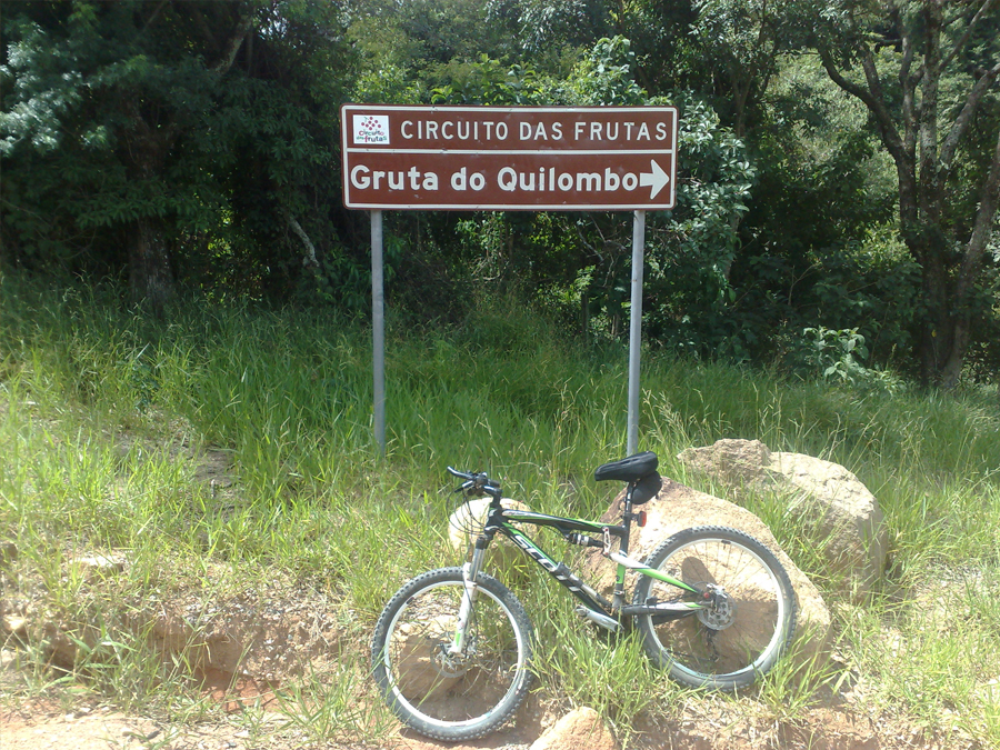Conheça a Trilha da Gruta do Quilombo em Itupeva