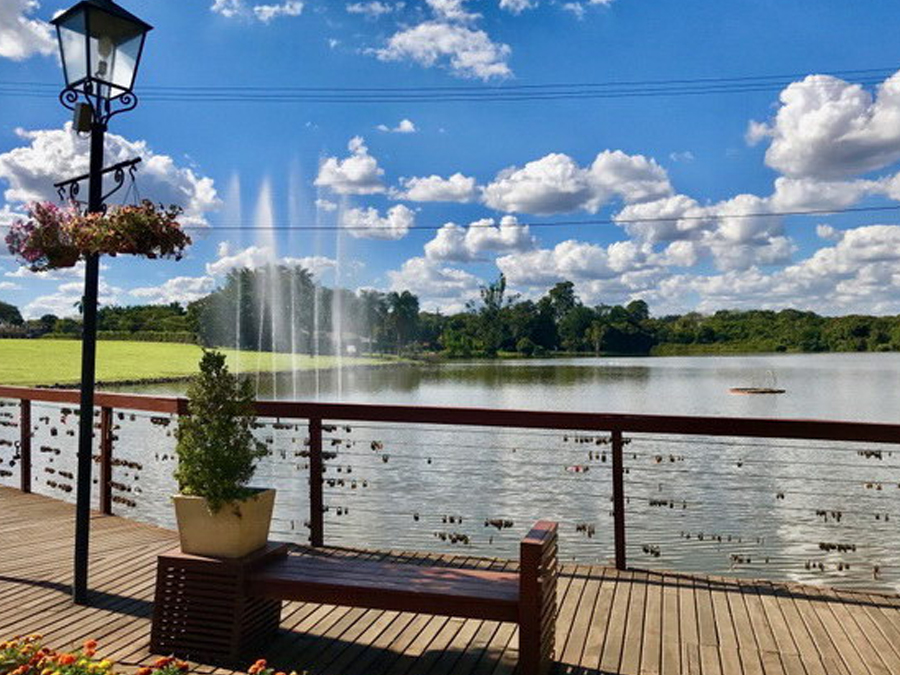 Destino Romântico: Conheça o Deck do Amor em Holambra