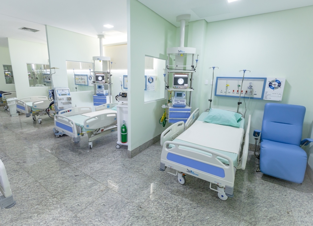 Empresário doa novas macas, camas e monitores tecnológicos para hospital