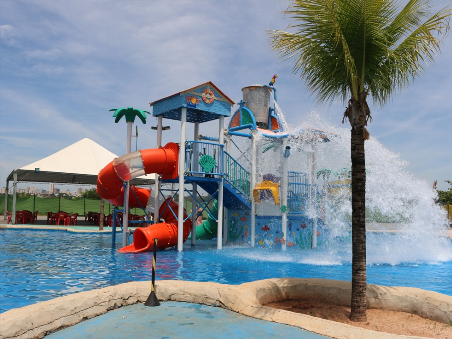 Hot Planet Thermas Park é garantia de lazer para toda a família em Araçatuba
