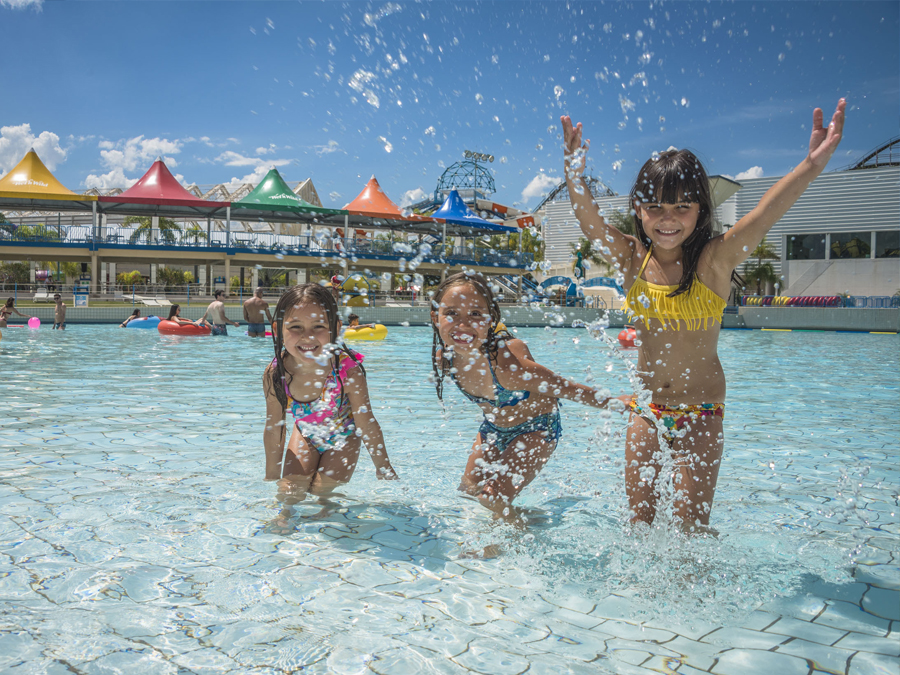 Hot Planet Thermas Park é garantia de lazer para toda a família em Araçatuba