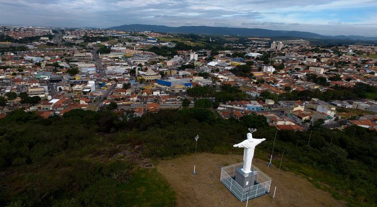 O que abre e fecha no feriado de Finados?