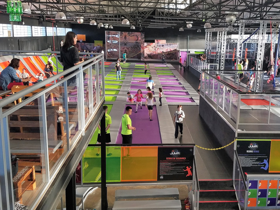 Conheça o Jumpark: O maior e mais completo trampolim park da América Latina.