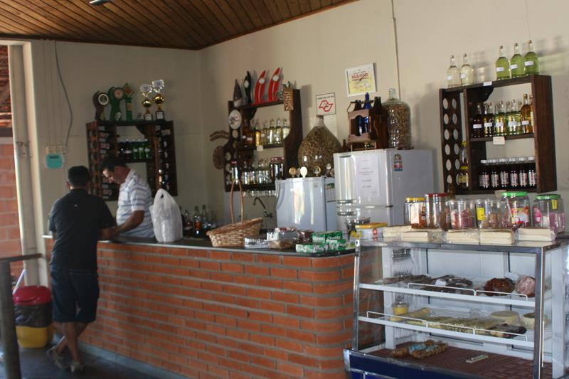 Adega Lourençon faz parte do circuito das frutas na região