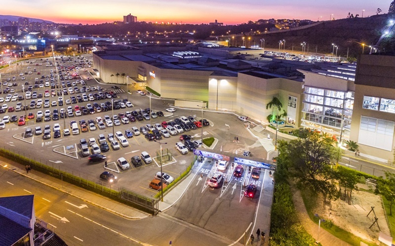 Festival de churrasco com bar suspenso a 40m de altura? Só no Maxi Shopping Jundiaí!