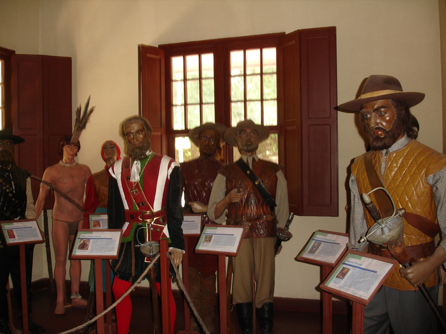 Museu de Cera com estátuas em tamanho real é sensação no interior de São Paulo