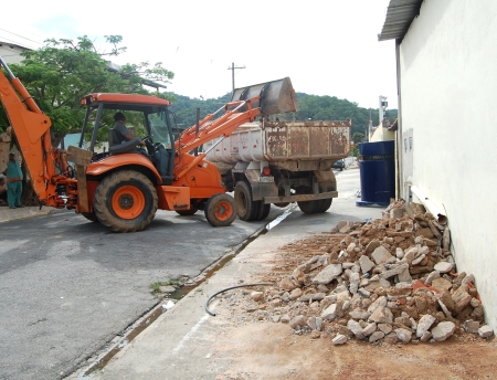 Prefeitura de Itupeva continua com mutirão de limpeza nos bairros