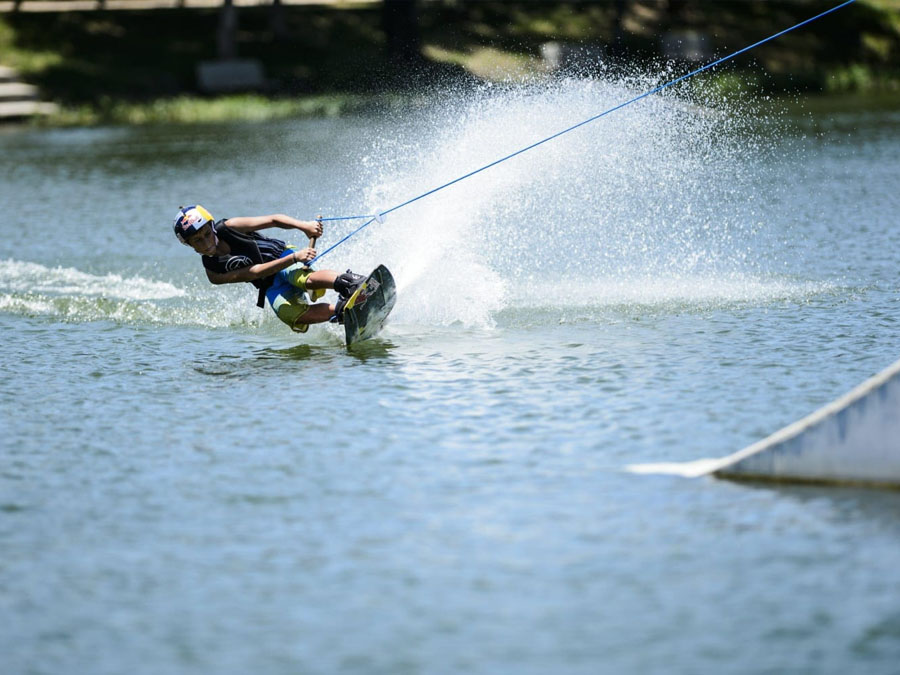 Diversão para toda a família em Jaguariúna: conheça o Naga Cable Park