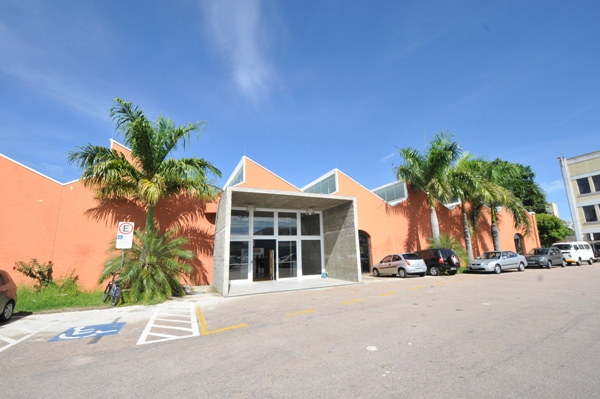 Biblioteca Pública Municipal Prof. Nelson Foot Jundiaí - SP
