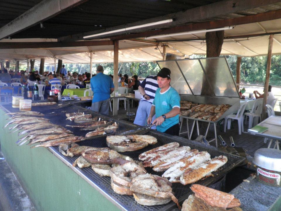 Já comeu peixe assado na Rua do Porto em Piracicaba?