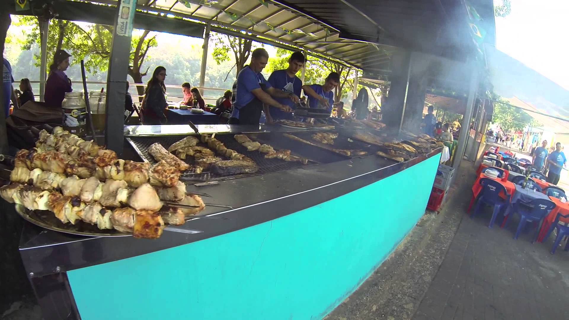 Já comeu peixe assado na Rua do Porto em Piracicaba?