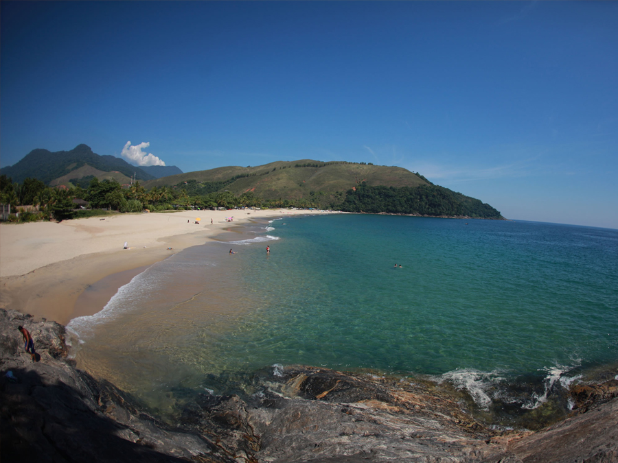 Destino paradisíaco no interior de SP: conheça a Praia do Paúba em São Sebastião