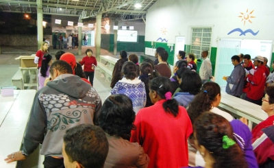 Prefeitura de Itupeva leva mais de 100 livros para alunos do  EJA